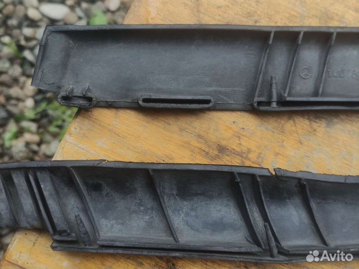 Уплотнитель над фарой Mercedes W140