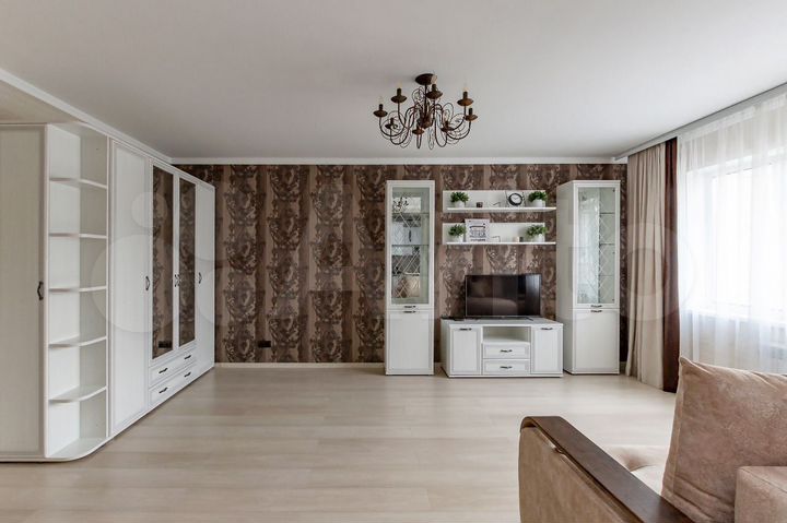 1-к. квартира, 43 м², 9/10 эт.