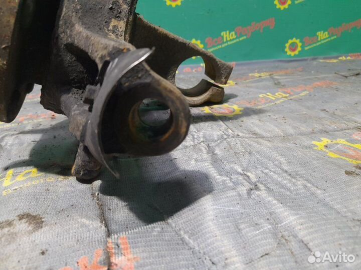 Поворотный кулак передний левый передний левый