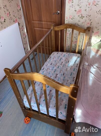 Детская кроватка