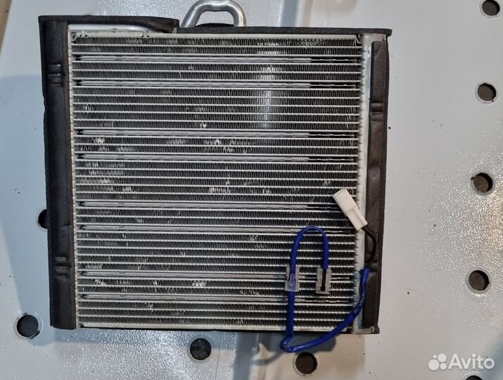 Испаритель кондиционера Toyota Harrier ZSU60W