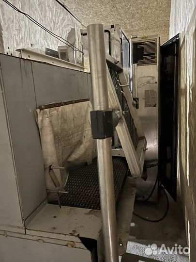 Термоупаковочный аппарат автомат с группиратором