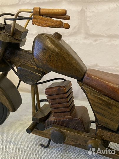 Модель мотоцикла из дерева, винтаж