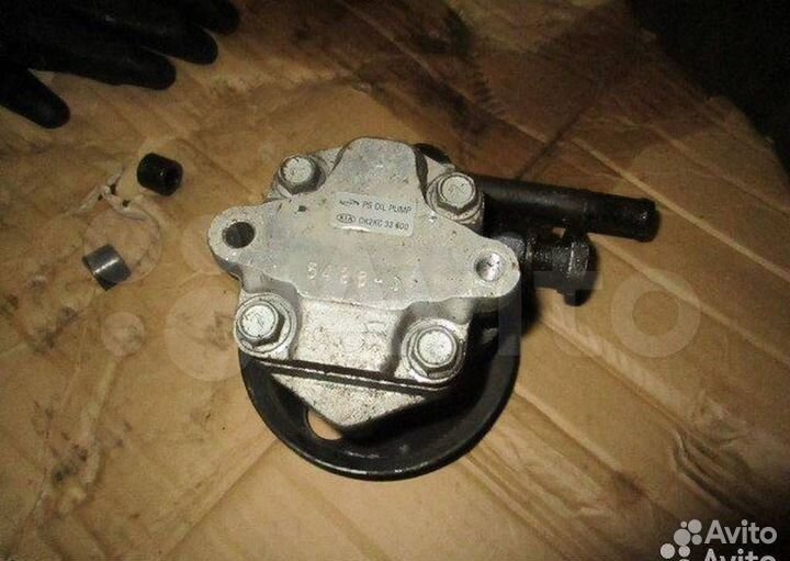 Насос гидроусилителя руля Kia Carens рест. 2005