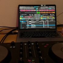 Dj контролер NI Traktor Kontrol S2Mk3