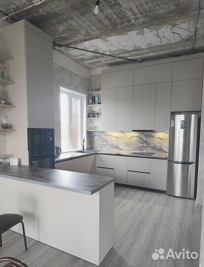 Индивидуальный дизайнерский кухонный гарнитур под