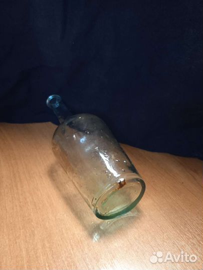 Старинная бутылка