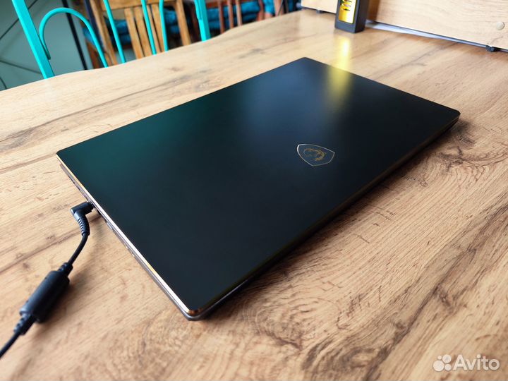 Мощный деловой, игровой ноутбук MSI GS75 9SE-837RU