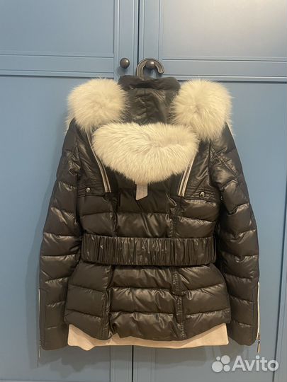 Пуховик с песцом