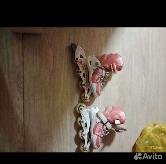 Роликовые коньки