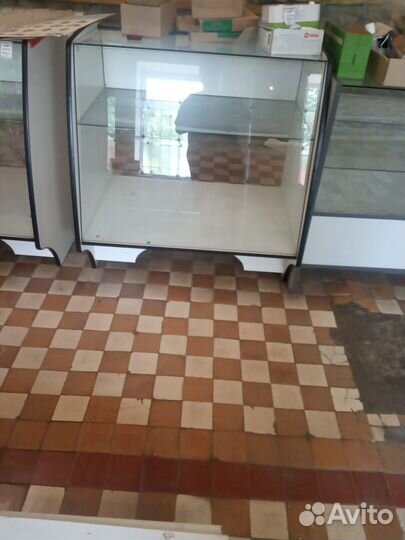 Шкаф витрина