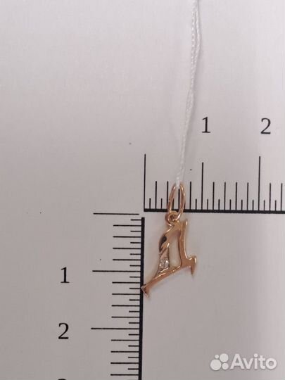 Золотая подвеска с фианитами буква 