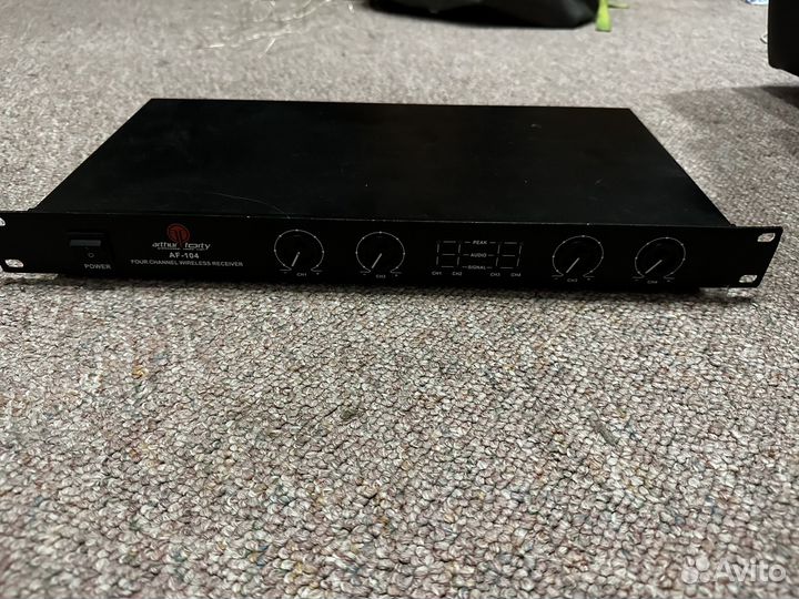 Радиомикрафонная система arthur forty AF-104