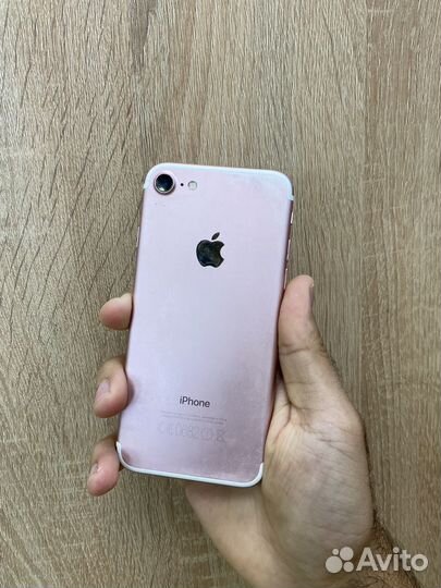 Телефон iPhone 7