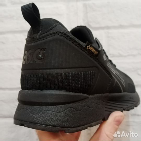 Кроссовки Asics Байка