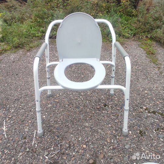 Санитарный стул туалет