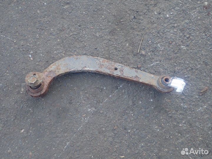 Рычаг подвески Toyota Avensis 2, 2006