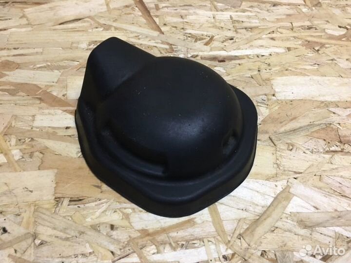 Крышка амортизатора передняя Mercedes-Benz E550