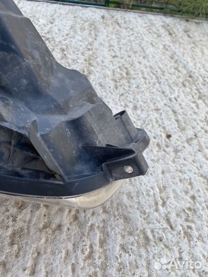 Фара передняя правая