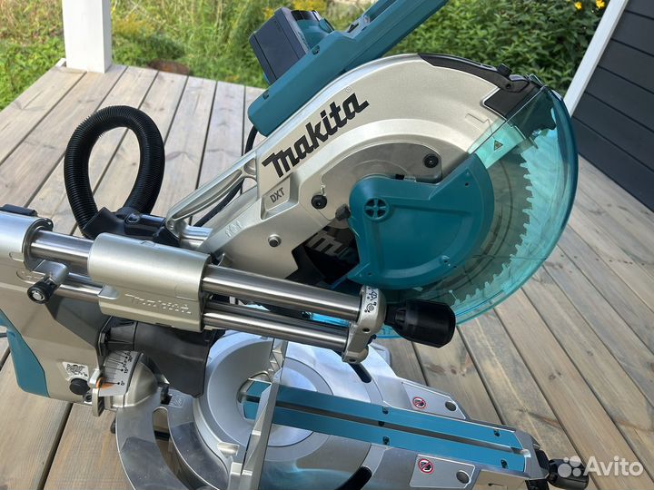 Торцовочная пила Makita LS1219L