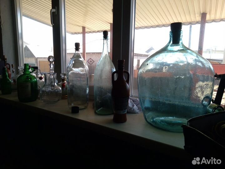 Бутыль старинная стеклянная