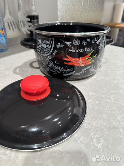 Кастрюля с крышкой черная эмалированная