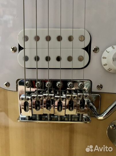 Электрогитара под Fender Stratocaster + Чехол