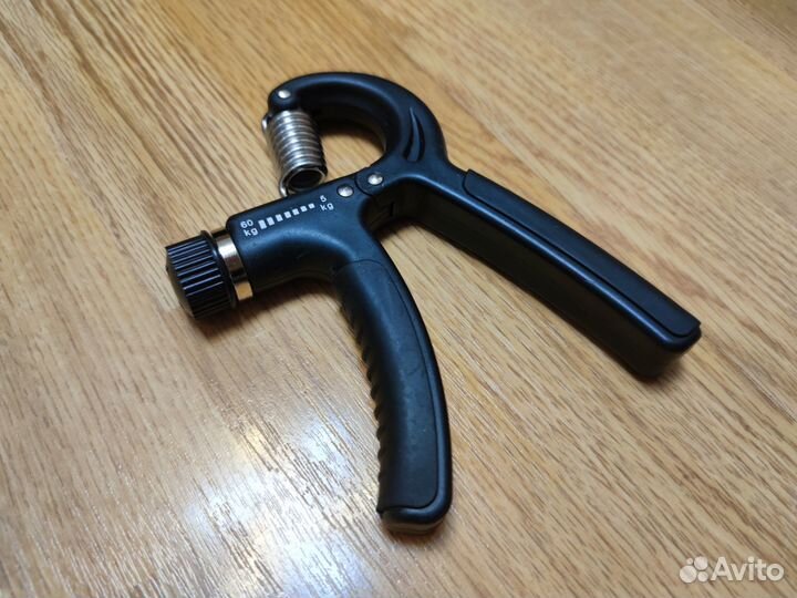 Эспандер кистевой регулируемый