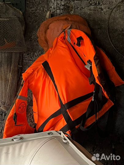 Продам лодку с мотором на прицепе