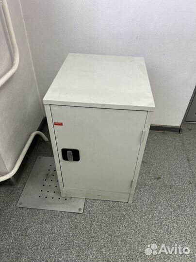 Офисная мебель бу столы тумбы шкафы