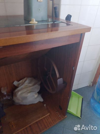 Швейная машинка СССР. Чайка 2