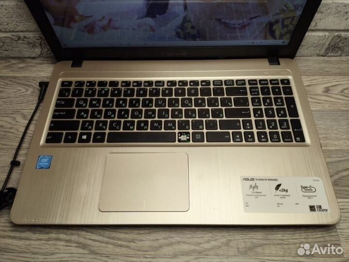 15,6 Ноутбук Asus X540SC на Pentium N3700