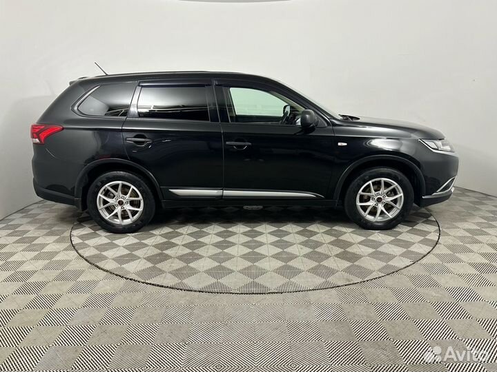 Mitsubishi Outlander 2.0 CVT, 2016, 120 892 км