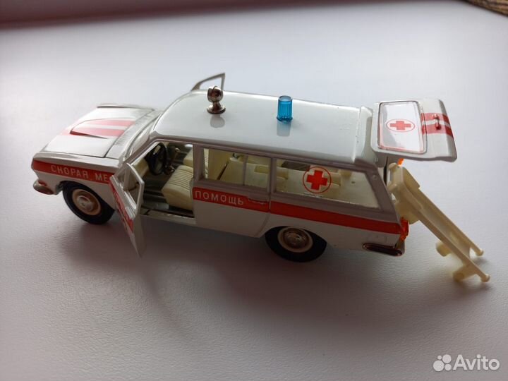 Машинка СССР 1:43 Волга газ-24-02 Скорая помощь