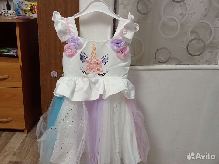 Платье праздничное