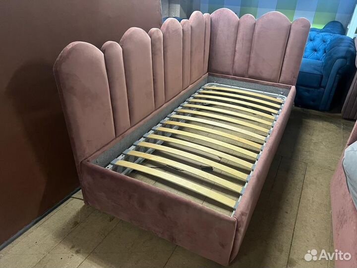 Кровать детская в наличии новая