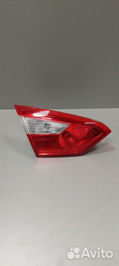 Фонарь крышки багажника левый Ford Focus