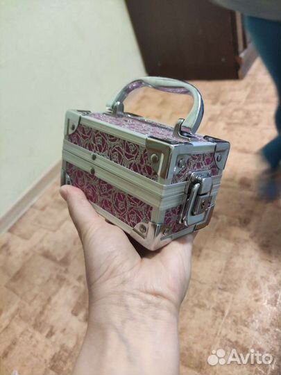 Шкатулка для украшений