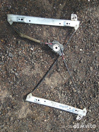 Стеклоподъемник правый на Форд Фиеста 2008 год