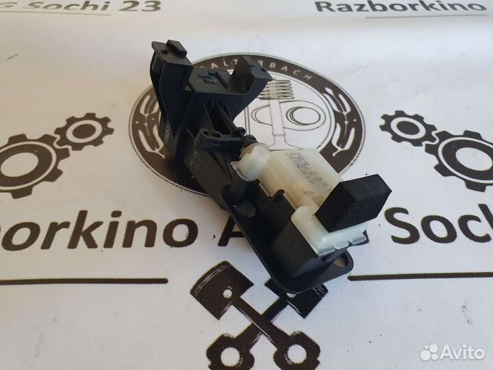 Замок лючка бензобака для Mercedes W221