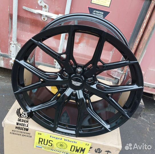 Кованые диски R22 на Cadillac Escalade