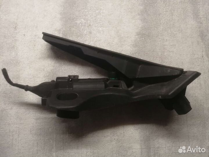 Педаль газа Фольксваген Кадди Туран АКПП 04г