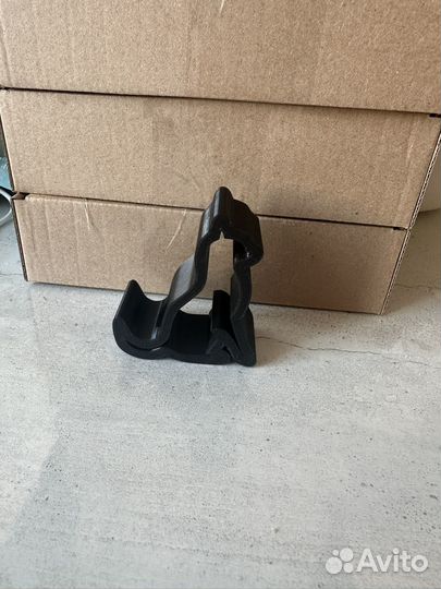 Подставка под телефон в виде котика