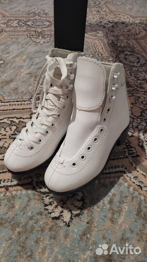 Коньки фигурные р30