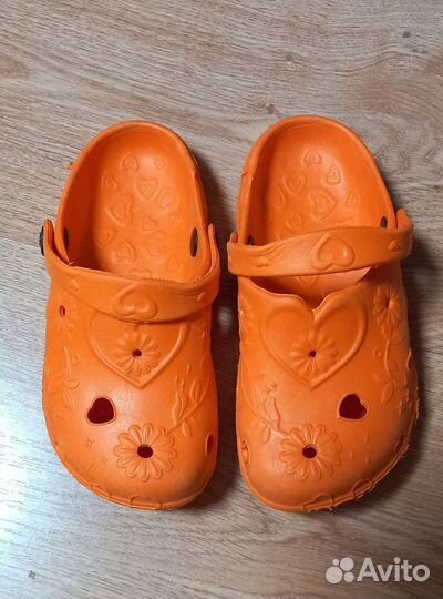 Сабо / резиновые тапочки