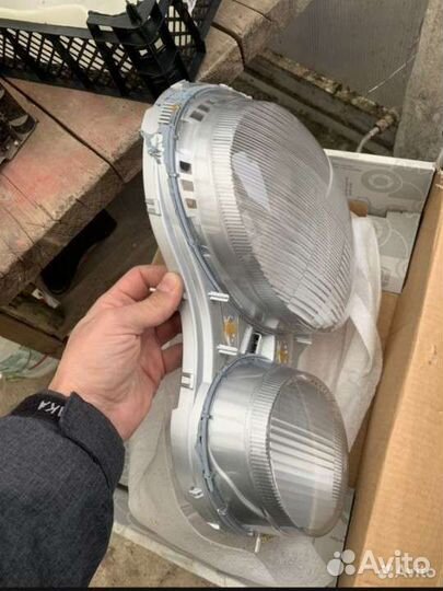 Стекла фар мерседес w210