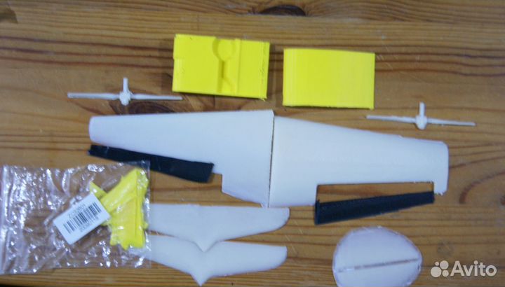 Модель самолета Як-18Т 1/72