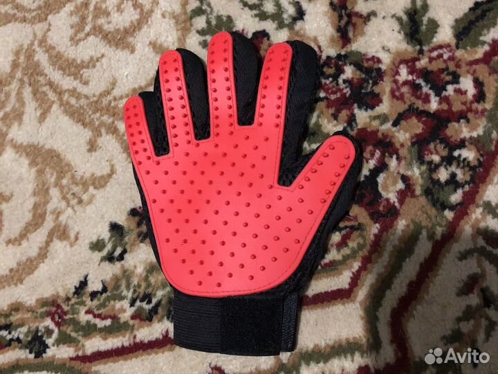 Перчатки для вычесывания животных