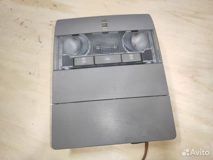 Плафон освещения салона на Opel Corsa D Zafira B