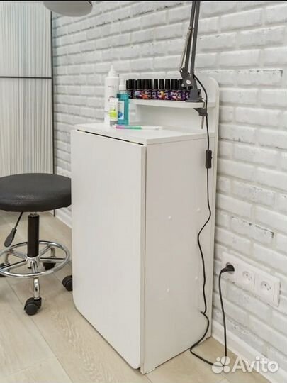 Маникюрный стол складной